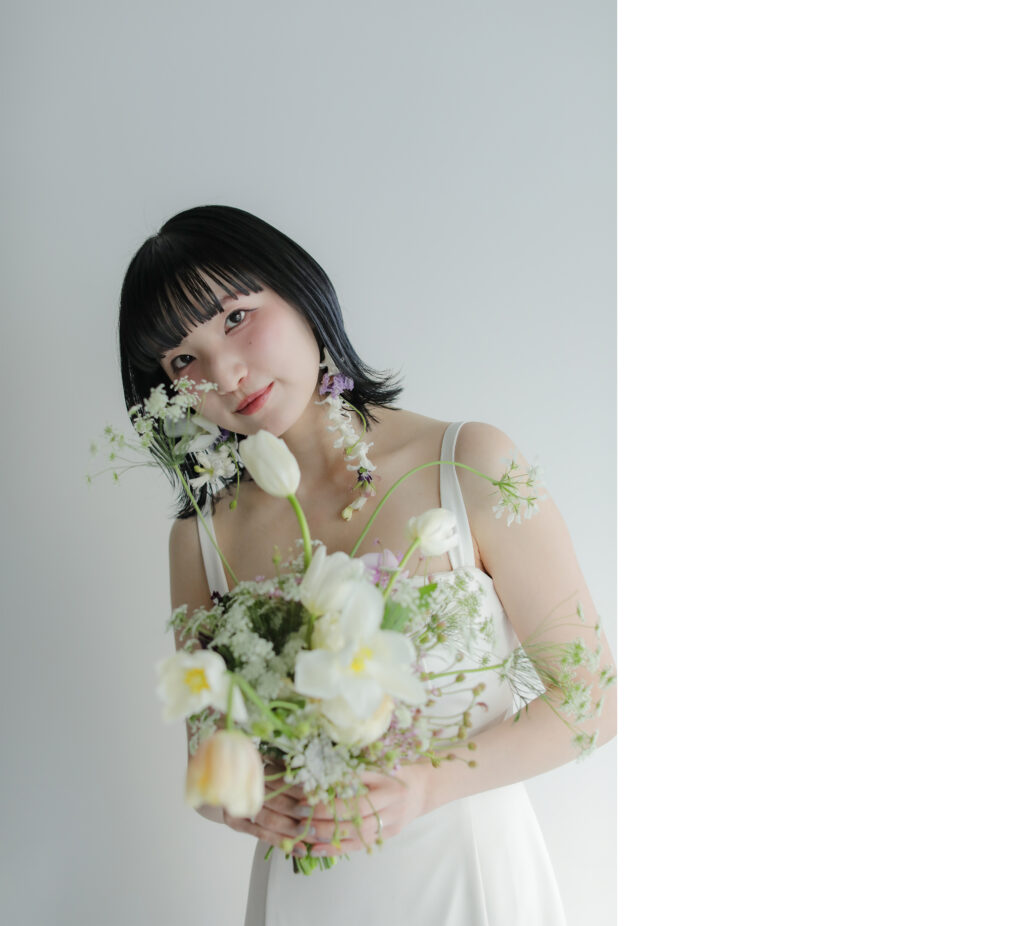 洗練されたドレスとシンプルなヘアメイク。自分たちらしさを表現する、上質な洋装前撮 り | IN MY LIFE photography