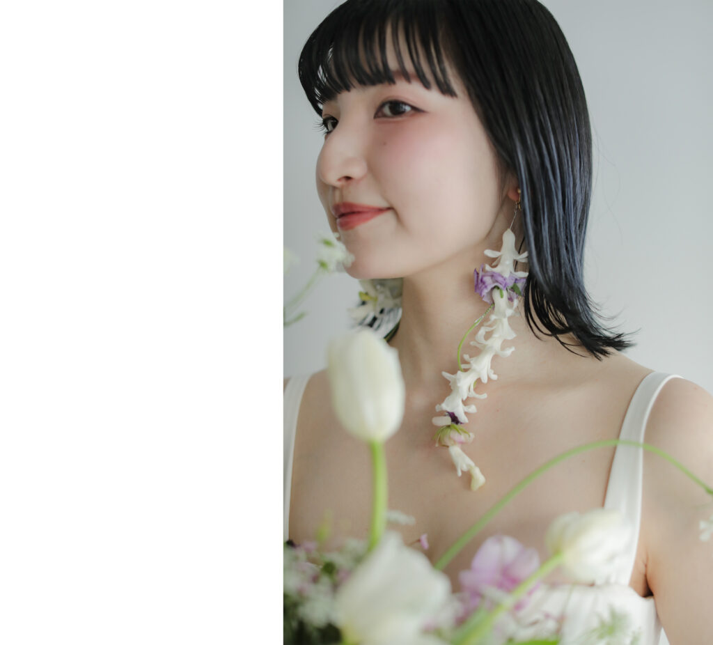 洗練されたドレスとシンプルなヘアメイク。自分たちらしさを表現する、上質な洋装前撮 り | IN MY LIFE photography