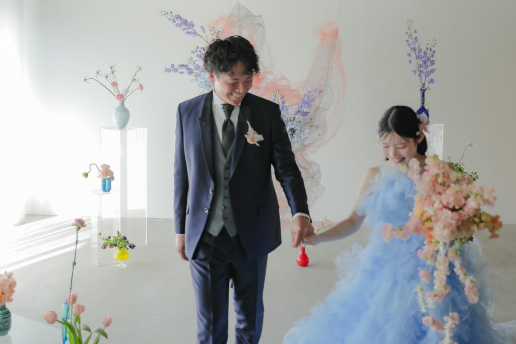 フローリストによるライブスタイリング。一輪一輪の個性を活かした、空間を彩る繊細な フラワーデコレーション | IN MY LIFE photography