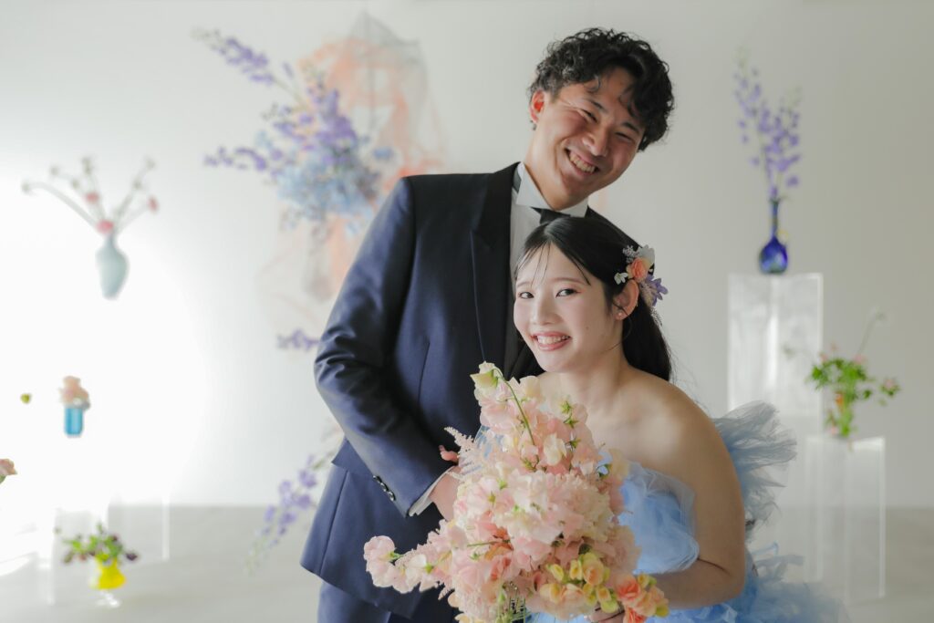 フローリストによるライブスタイリング。一輪一輪の個性を活かした、空間を彩る繊細な フラワーデコレーション | IN MY LIFE photography