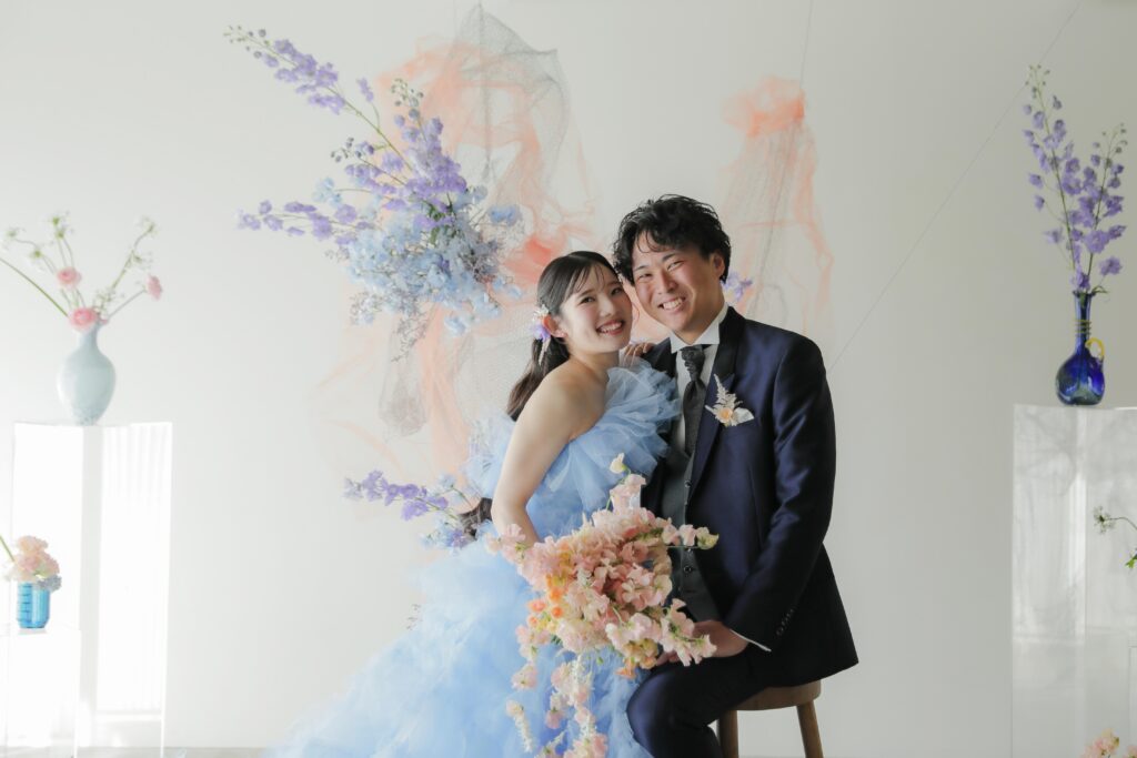 洗練されたドレスとシンプルなヘアメイク。自分たちらしさを表現する、上質な洋装前撮 り | IN MY LIFE photography