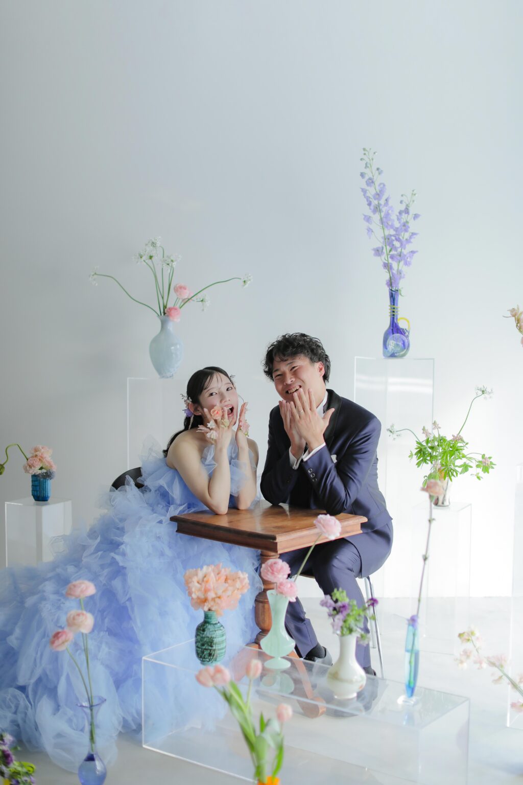 フローリストによるライブスタイリング。一輪一輪の個性を活かした、空間を彩る繊細な フラワーデコレーション | IN MY LIFE photography