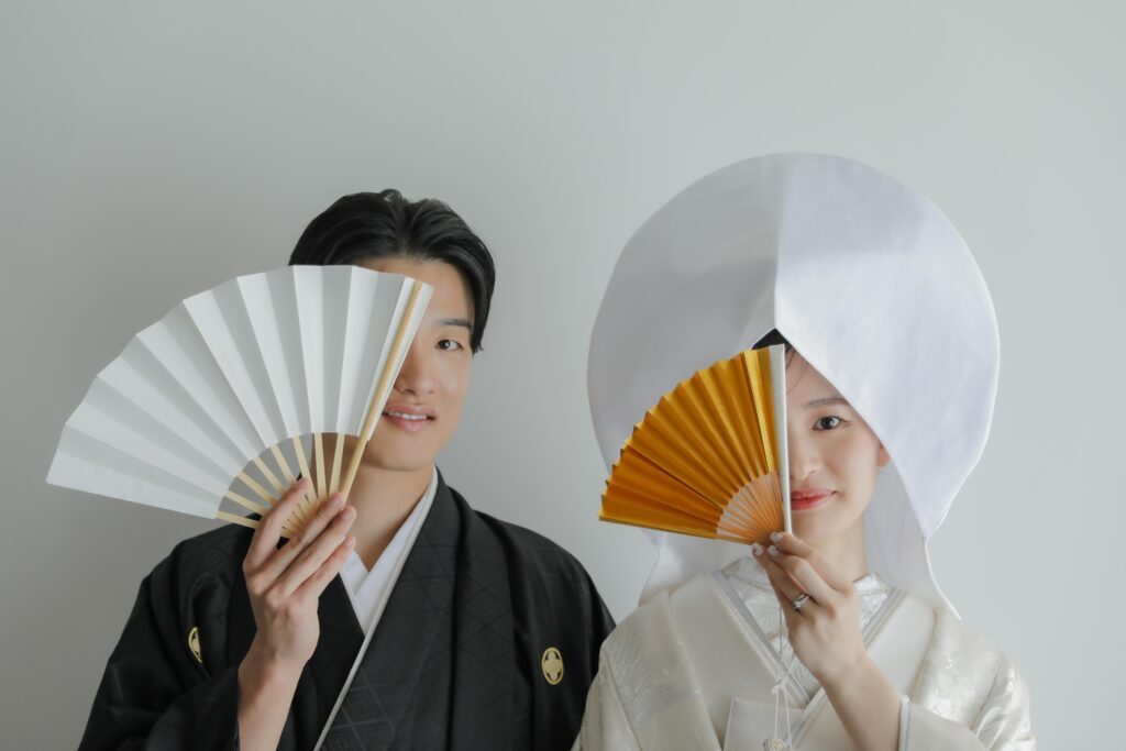 型にはまらない、自由で自然体な和装フォトウエディング。白無垢姿でこぼれる柔らかな
笑顔の一枚 | IN MY LIFE photography